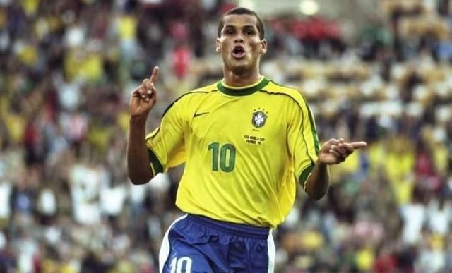 缺乏足够自 缺乏足够自