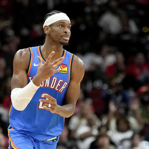 耳朵甚至出 耳朵甚至出