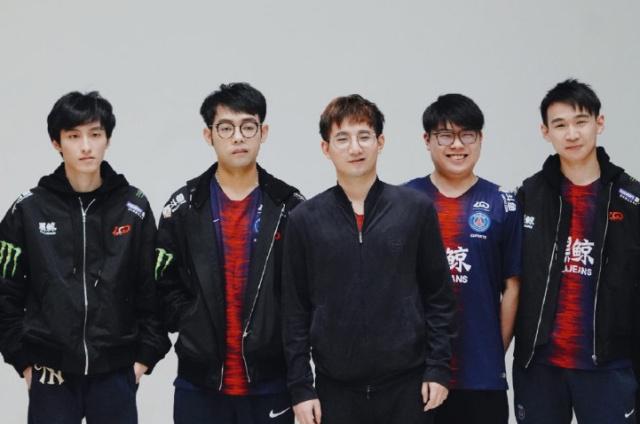 这背后折射 这背后折射